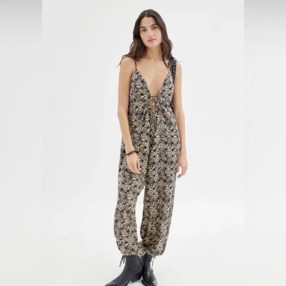 Urban Outfitters Black & Cream Spiral Print Jumpsuit, size L